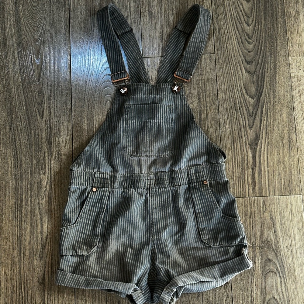 One Teaspoon Pinstripe Work Overalls Shorts Size L — Elastic Waist